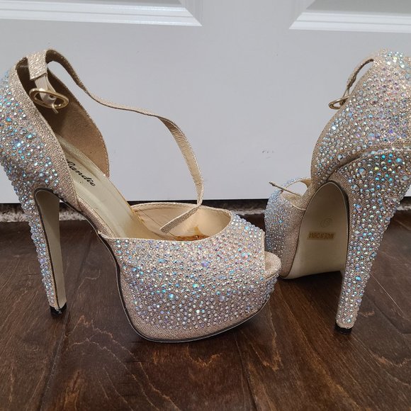 Stoned Heels women's size 6 - Picture 1 of 5